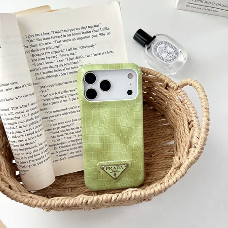 プラダ iphone17 ケース 