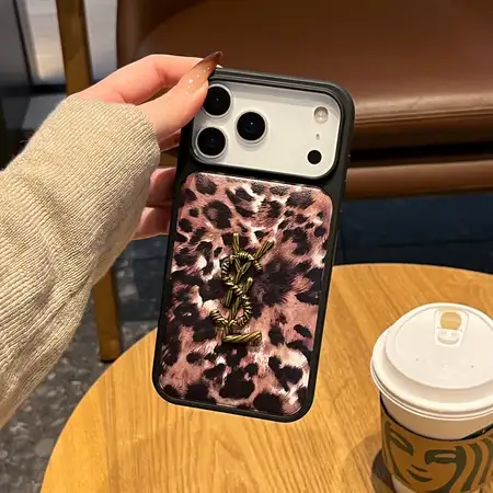 ハイブランド ケース iphone17プラス  ドラえもん