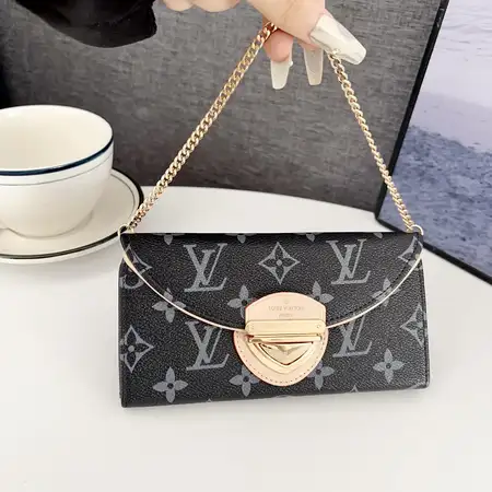 iphone17プロ lv カバー