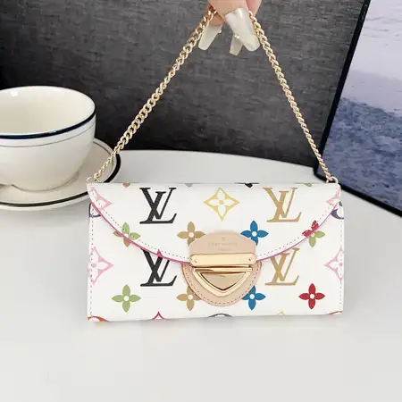 iphone17プロ lv カバー