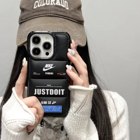 iphone17プラス ナイキ風 携帯ケース