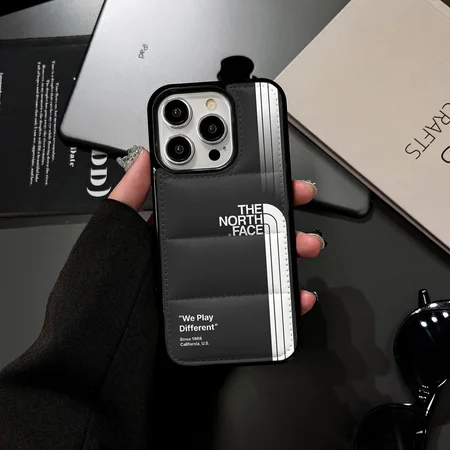 アイフォーン17プロ  ケース 