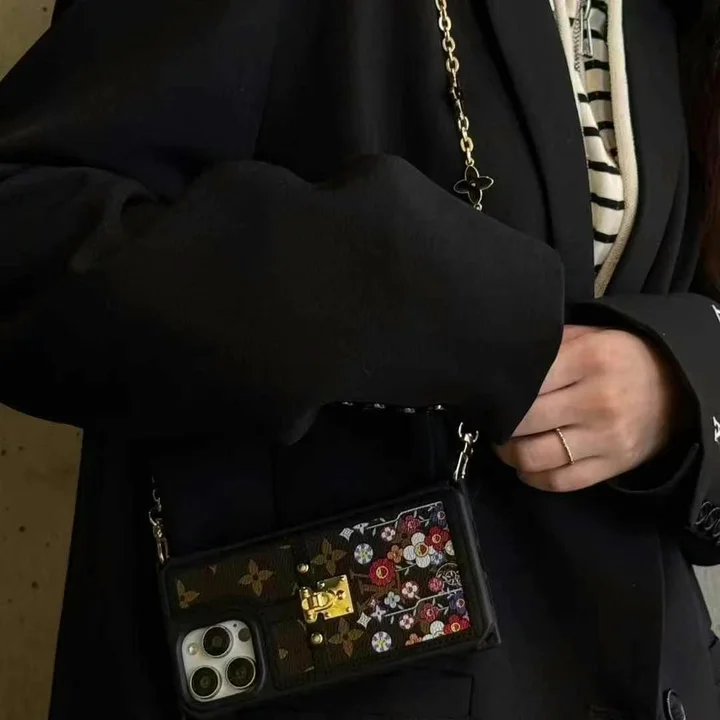 ブランド iphoneiphone17promax ケース  皮製