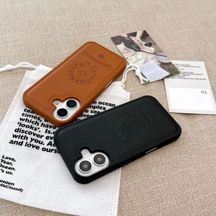 スニーカー chrome hearts風 アイフォーン17pro max 