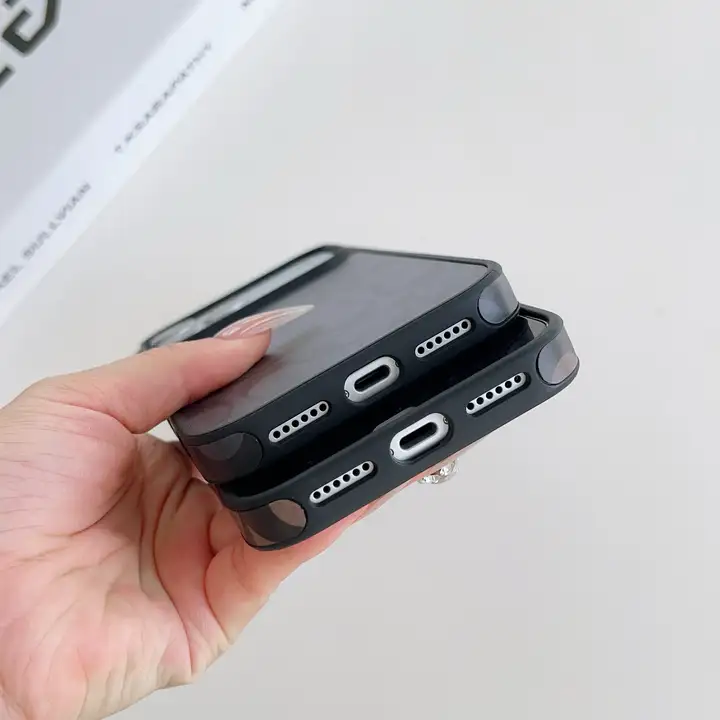 コーチ風 カバー アイフォン17 