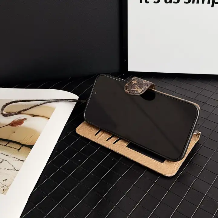 アイフォーン17プラス gucci グッチ カバー  シリコン