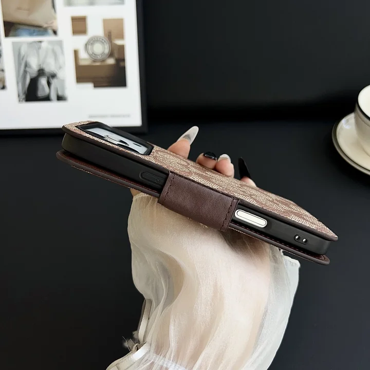 アイフォン16 コーチ風 スマホケース ビーチ風